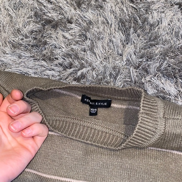 Kendall & Kylie Sweater - Picture 2 of 3